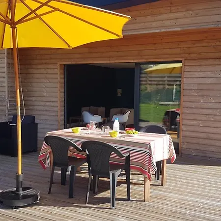 Cozy And Welcoming, Pretty Quiet Home, Crozon Peninsula, Casa de Férias Camaret-sur-Mer