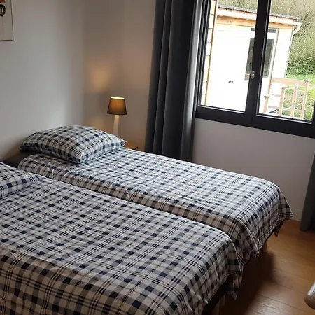 Cozy And Welcoming, Pretty Quiet Home, Crozon Peninsula, Casa de Férias